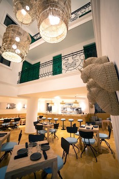 Hotel Emilia Castillo