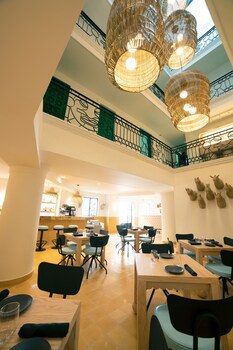 Hotel Emilia Castillo