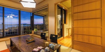 Satoyu Mukashibanashi Yuzanso Ryokan