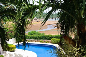 Hc Liri Hotel