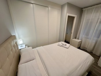 Far Home Gran Via