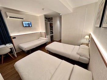 Far Home Gran Via
