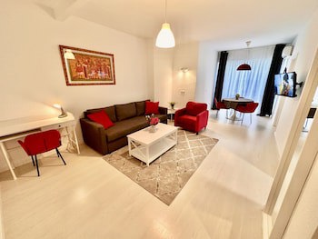 Far Home Gran Via
