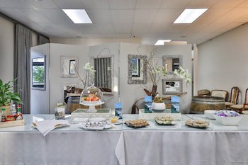 Whale Coast All Suite Hotel