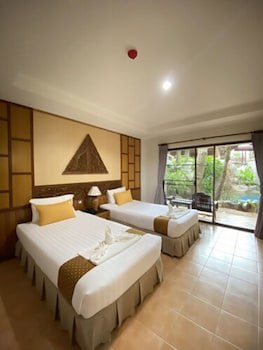 100 Islands Resort & Spa