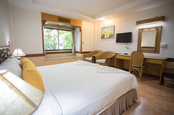 100 Islands Resort & Spa