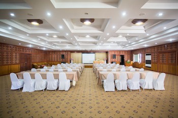 100 Islands Resort & Spa