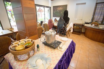 100 Islands Resort & Spa