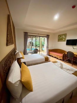 100 Islands Resort & Spa