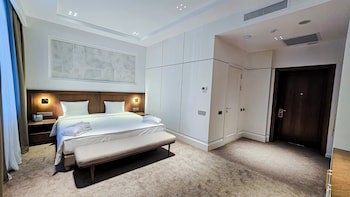 Grand Hotel Tien Shan