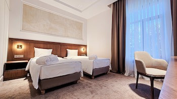 Grand Hotel Tien Shan
