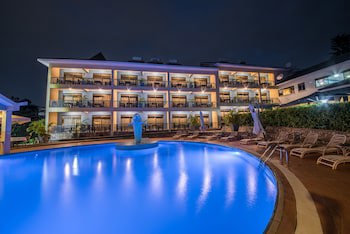Dolphin Suites