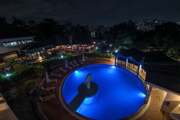Dolphin Suites