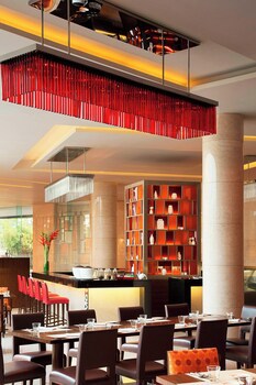 Courtyard By Marriott Kochi Airport