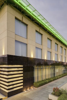 Courtyard By Marriott Kochi Airport