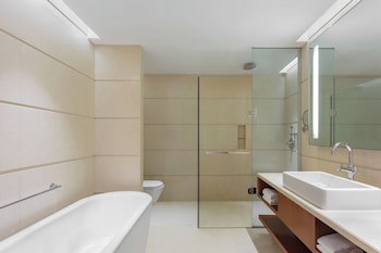 Courtyard By Marriott Kochi Airport