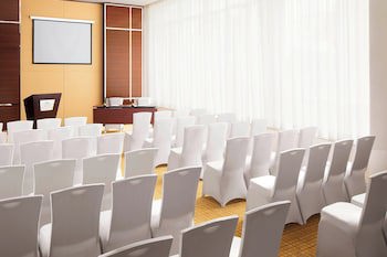 Courtyard By Marriott Kochi Airport