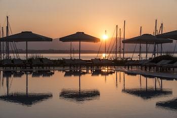 Yacht Club