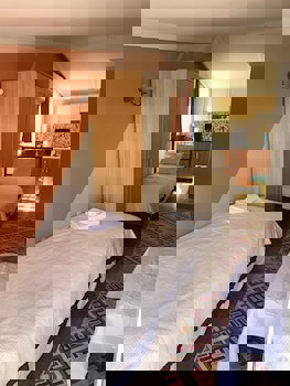 Tom Square Boutique Hotel