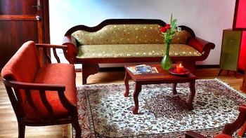 Casa De Las Rosas