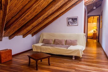 Casa De Las Rosas