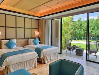 Fusaki Beach Resort Hotel & Villas