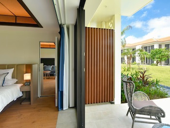 Fusaki Beach Resort Hotel & Villas