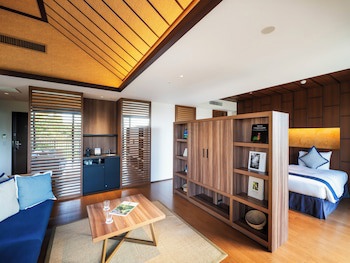 Fusaki Beach Resort Hotel & Villas