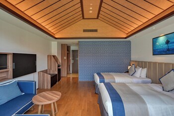 Fusaki Beach Resort Hotel & Villas