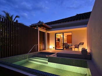 Fusaki Beach Resort Hotel & Villas