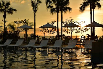 Fusaki Beach Resort Hotel & Villas