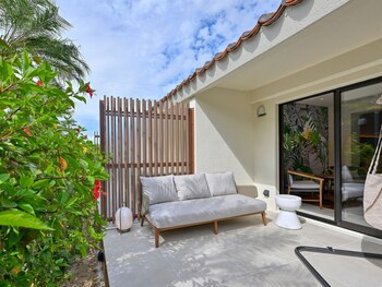 Fusaki Beach Resort Hotel & Villas