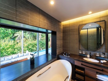 Fusaki Beach Resort Hotel & Villas