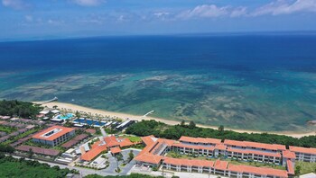 Fusaki Beach Resort Hotel & Villas