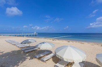 Fusaki Beach Resort Hotel & Villas