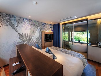 Fusaki Beach Resort Hotel & Villas