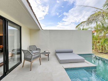 Fusaki Beach Resort Hotel & Villas