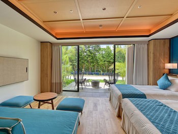 Fusaki Beach Resort Hotel & Villas