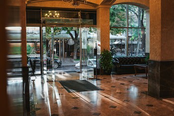 Aleksandrovskiy Hotel