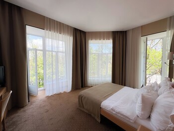 Aleksandrovskiy Hotel