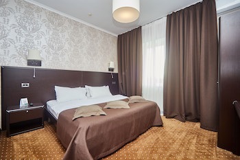 Aleksandrovskiy Hotel
