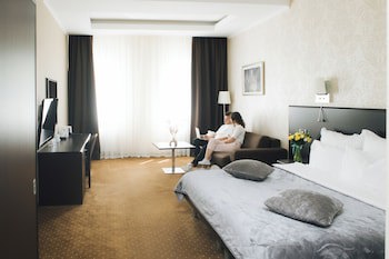 Aleksandrovskiy Hotel