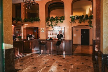 Aleksandrovskiy Hotel