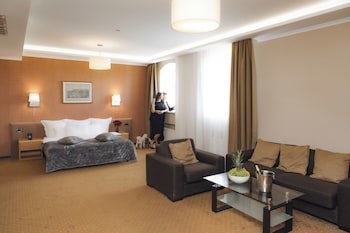Aleksandrovskiy Hotel