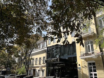 Aleksandrovskiy Hotel