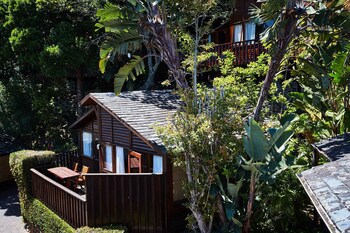 Under Milkwood Resort