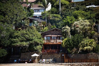 Under Milkwood Resort