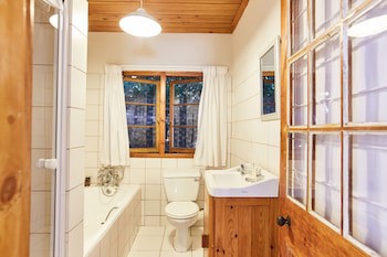 Under Milkwood Resort