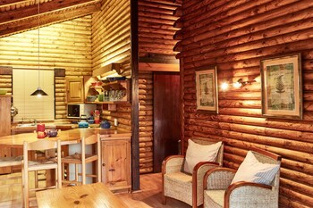 Under Milkwood Resort