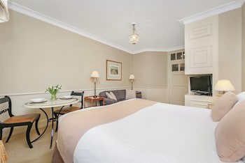 44 Curzon Street Apartments By Mansley